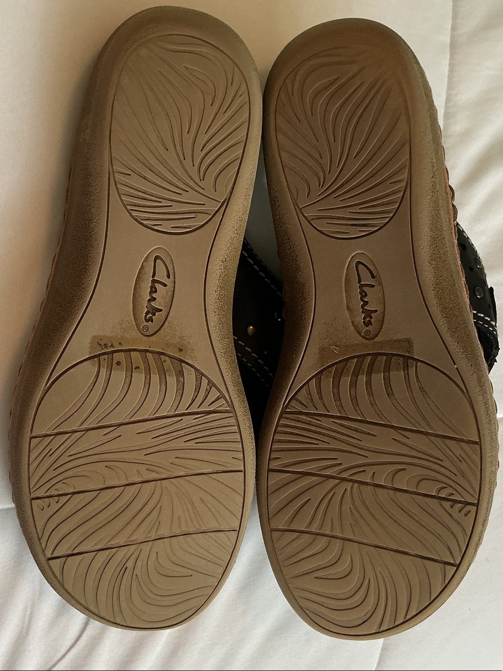 Clarks Black Leather Studded Thong Sandals - Picture 3 of 8